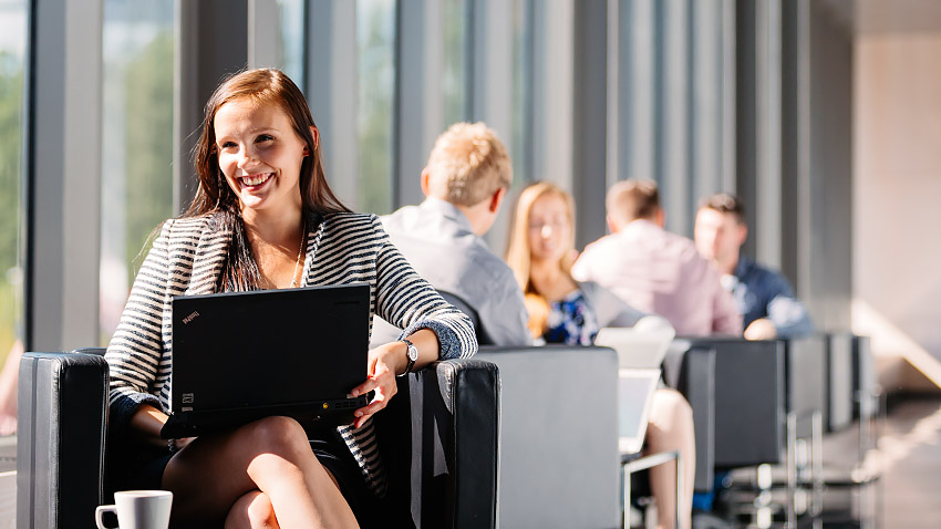 Партнеры YIT