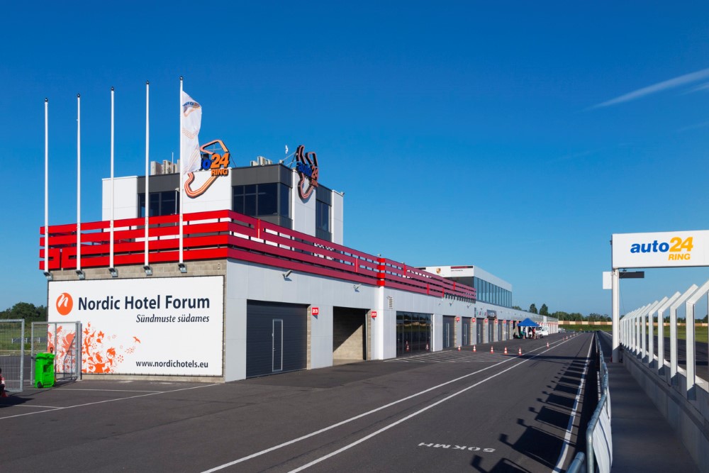 1ый этап строительства комплекса зданий гоночной трассы Аудру