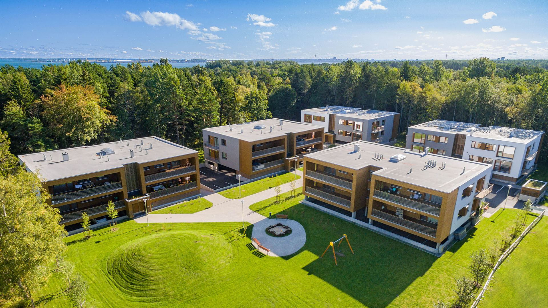 Kakumäe tee 94, 96, 98, 100, 102