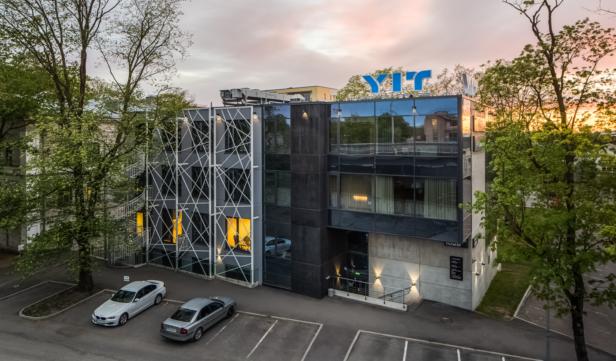 Pärnu mnt 102b büroohoone